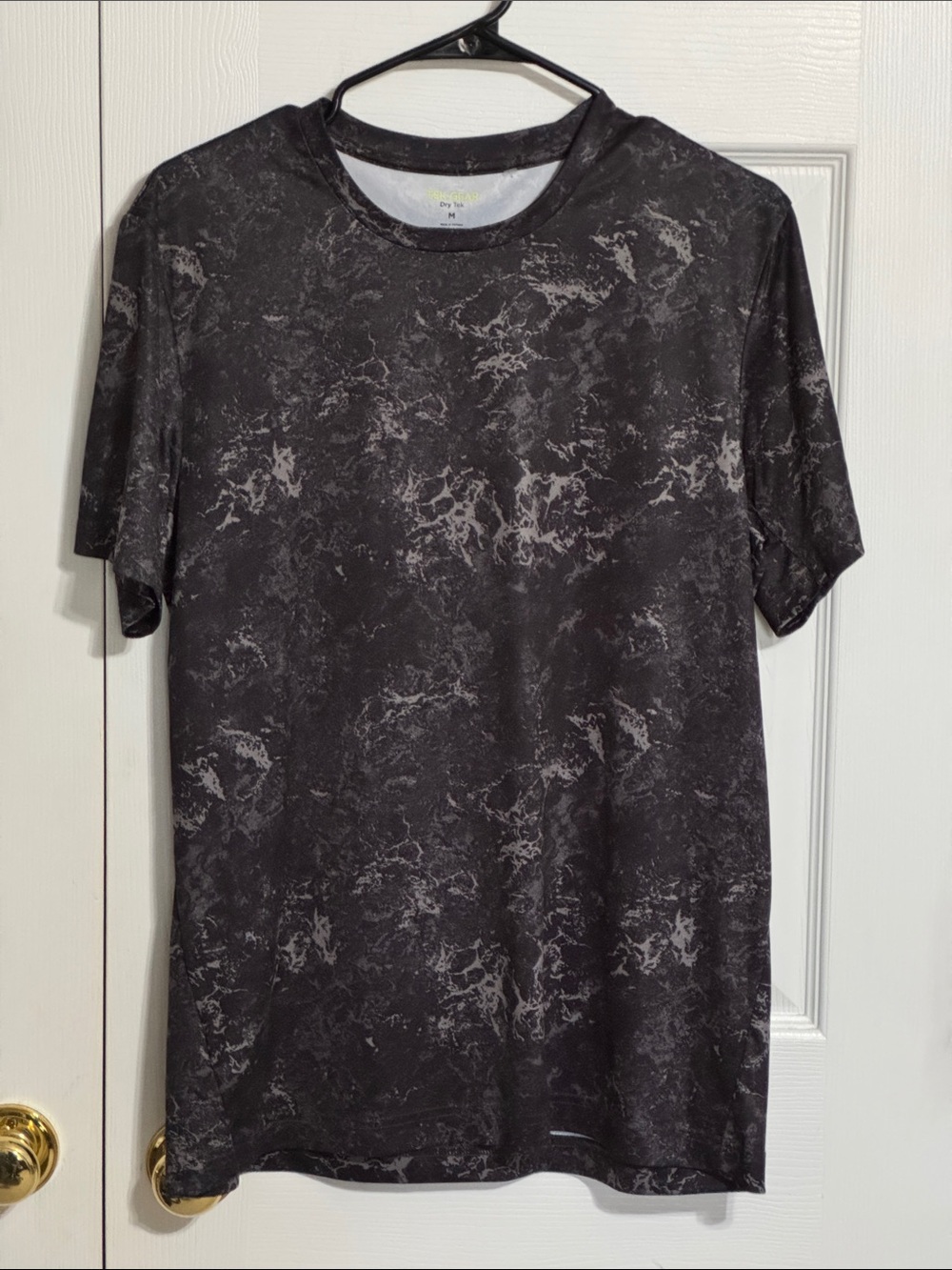 NWOT tek gear Black Marble-Print Short Sleeve Athletic Tee